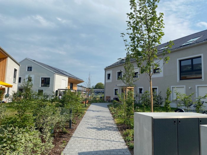 Bau und Immobilien Treml GmbH, Wohnanlage mit 16 Reihenhäusern und 59 Einfamilienhäusern in A Riva - Schondorf Wohnungsbau / Projektmanagement